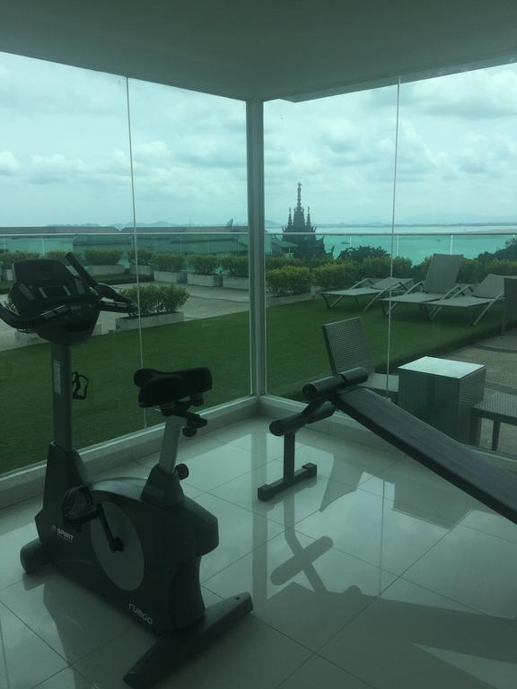 Club Royal Suites Патая Екстериор снимка