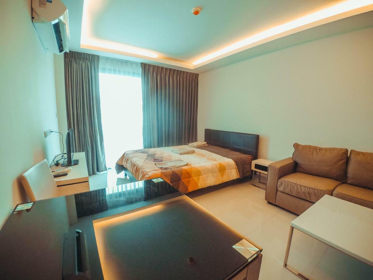 Club Royal Suites Патая Екстериор снимка