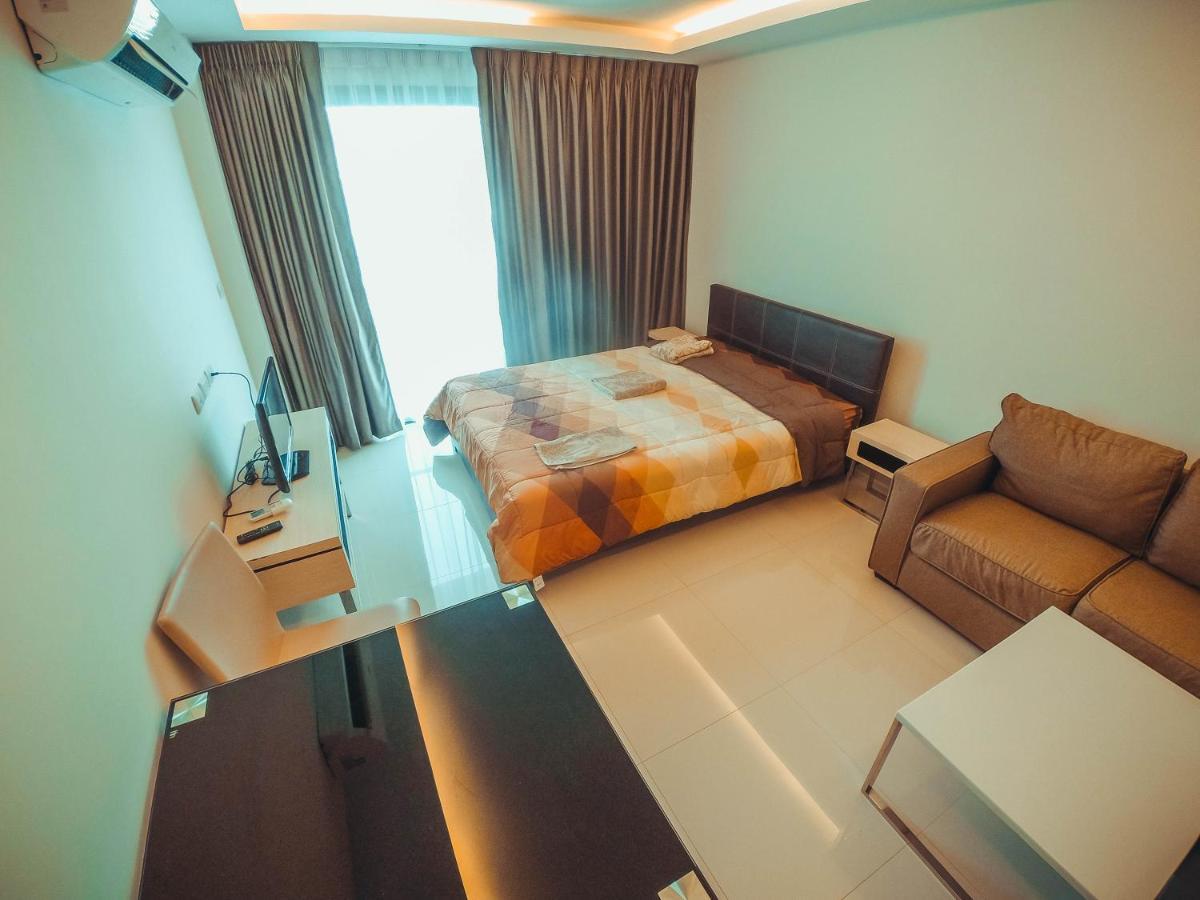 Club Royal Suites Патая Екстериор снимка